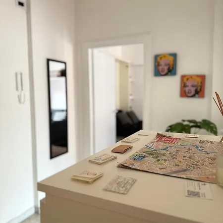 Casualsuiteradio Ρώμη